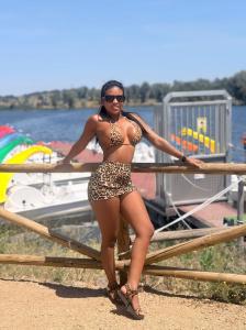 745047371: Chica busca chico en Pontevedra