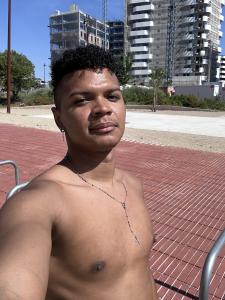 631780828: Chico busca chica en Barcelona