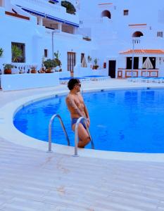 674713300: Chico busca chica en Tenerife