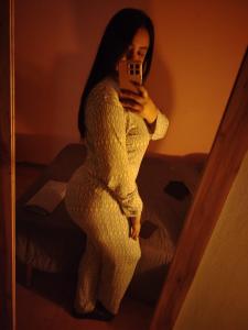 613821179: Chica busca chico en Barcelona