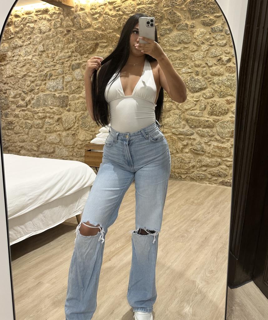 607206335: Chica busca chico en Mallorca