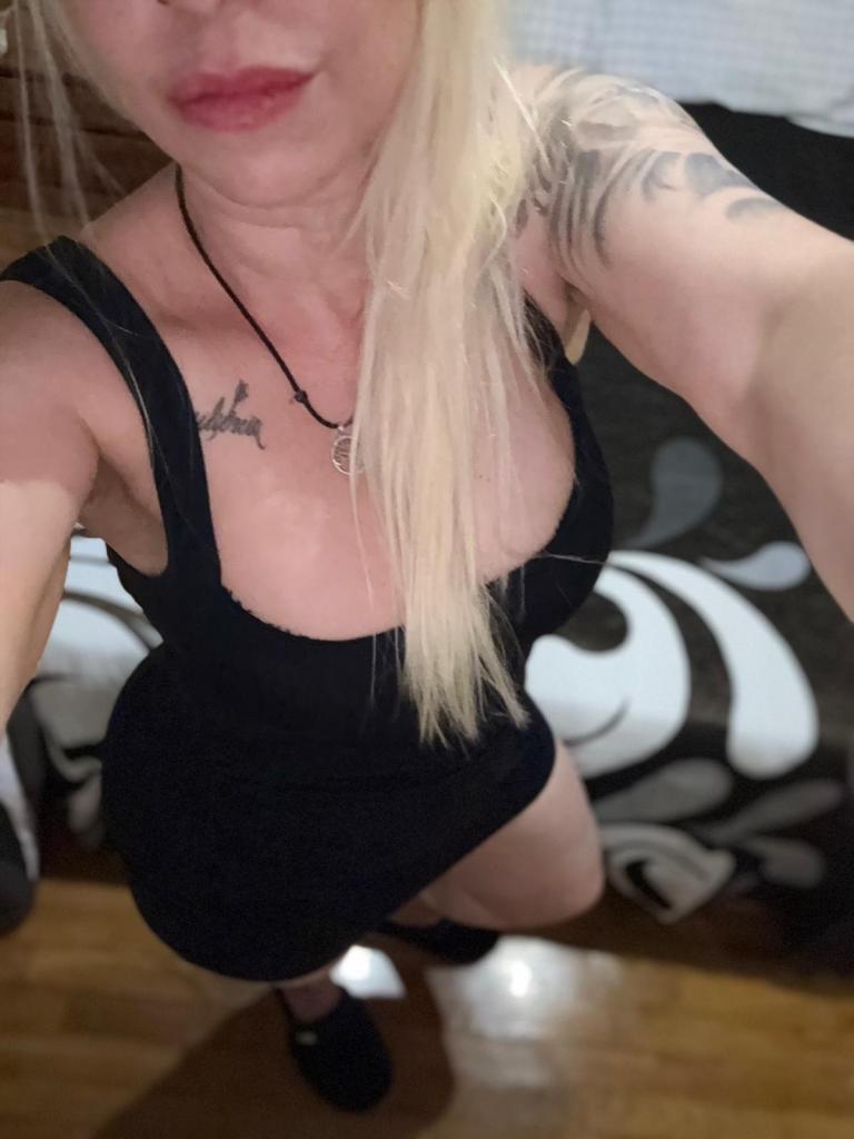 Chica busca chico en Asturias: 