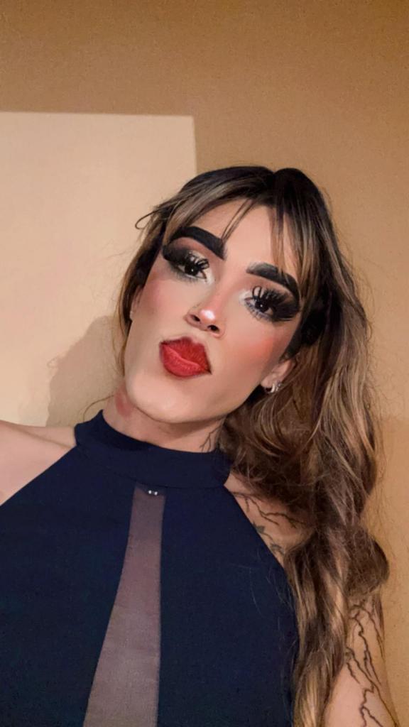 647644781: Travesti en Murcia