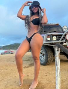 647790078: Chica busca chico en Murcia