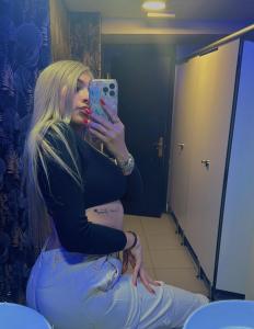 602848460: Chica busca chico en Barcelona