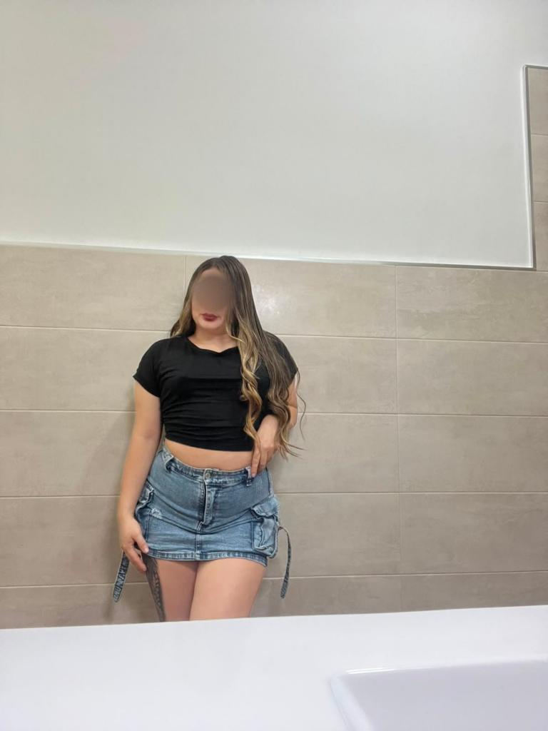 605441037: Chica busca chico en Madrid