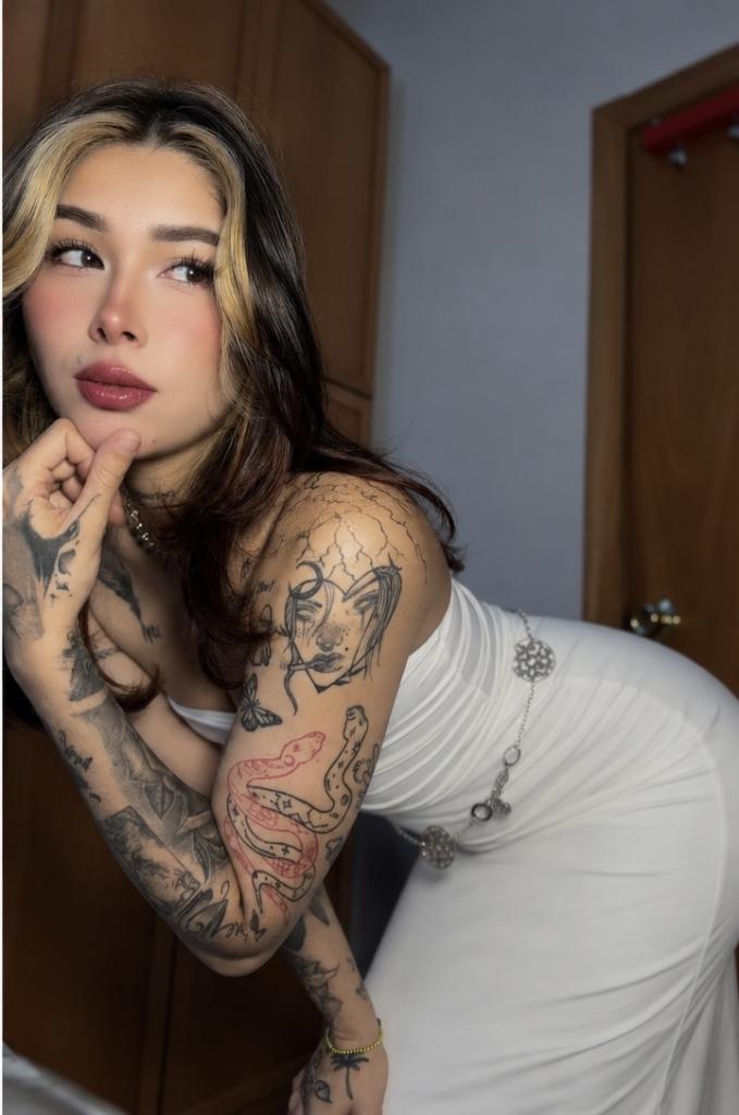 642369362: Chica busca chico en Barcelona