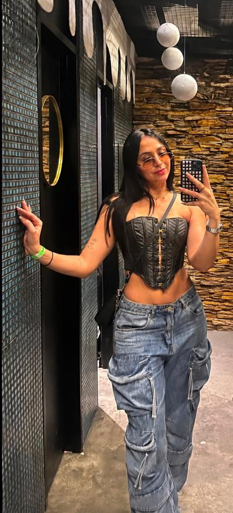 603944191: Chica busca chico en Almería