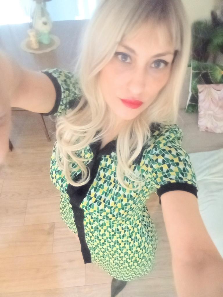653352583: Chica busca chico en Sevilla