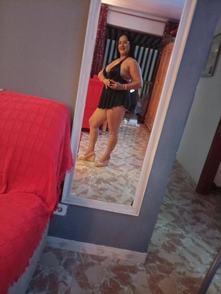 Chica busca chico en Tenerife: 