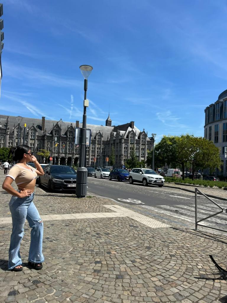 Chica busca chico en Barcelona: 