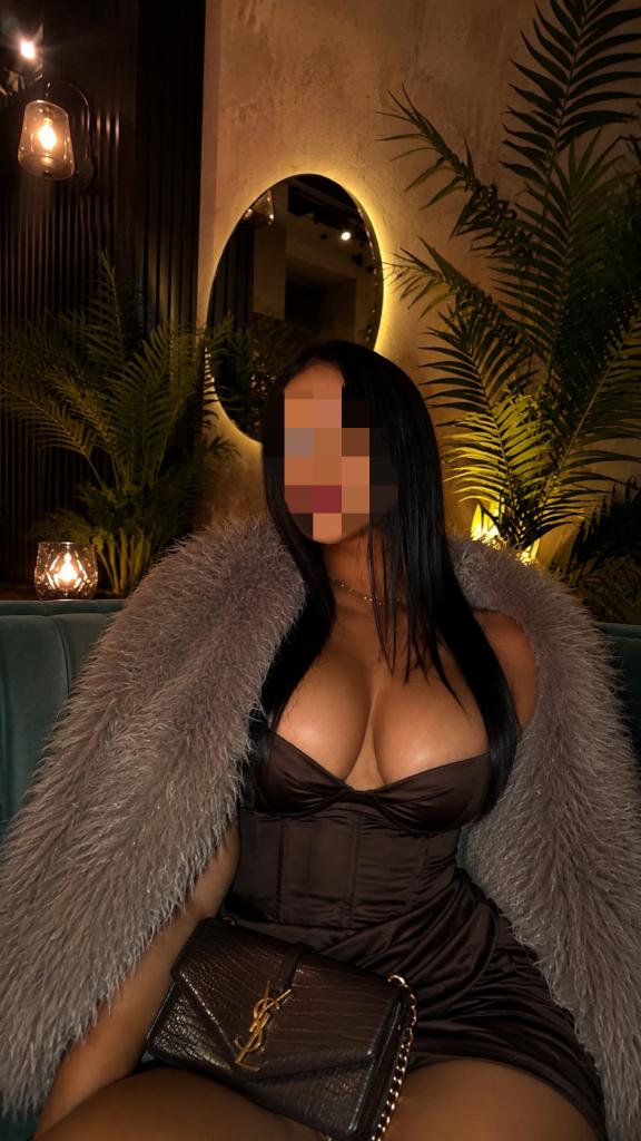 Chica busca chico en Málaga: Chica busca chico