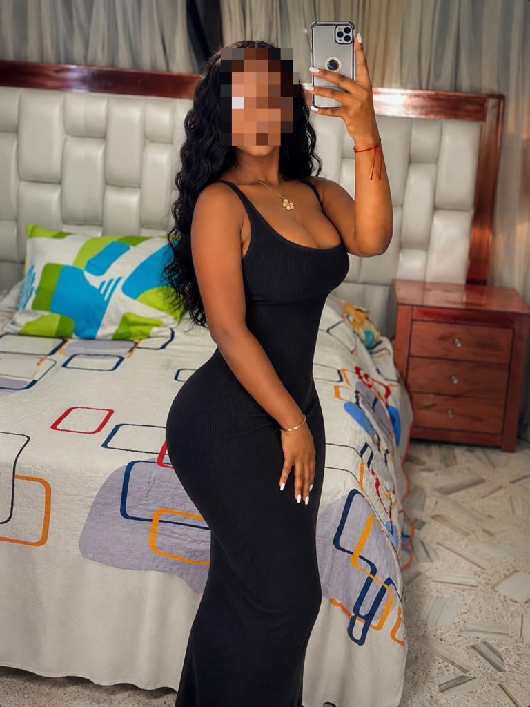 687027725: Chica busca chico en Ibiza