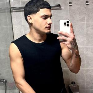 641831485: Chico busca chica en Barcelona
