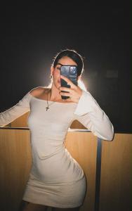 611274942: Chica busca chico en Alicante