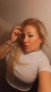 631501733: Chica busca chico en Barcelona