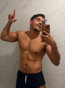 643018498: Chica busca chico en Málaga