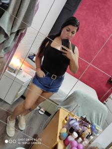 661147808: Chica busca chico en Madrid