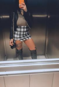 610889531: Chica busca chico en Pontevedra