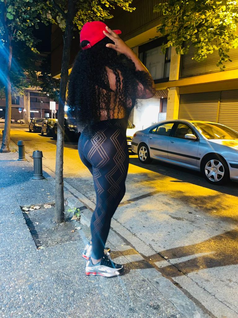 604172301: Chica busca chico en Madrid