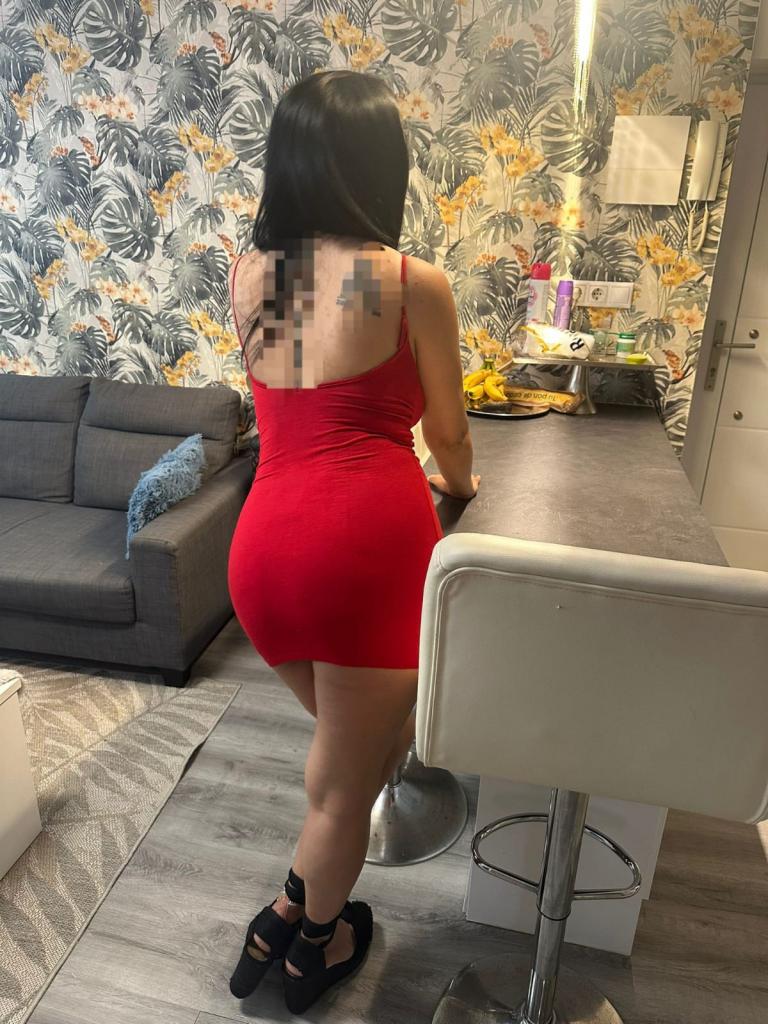 614871891: Chica busca chico en La Coruña