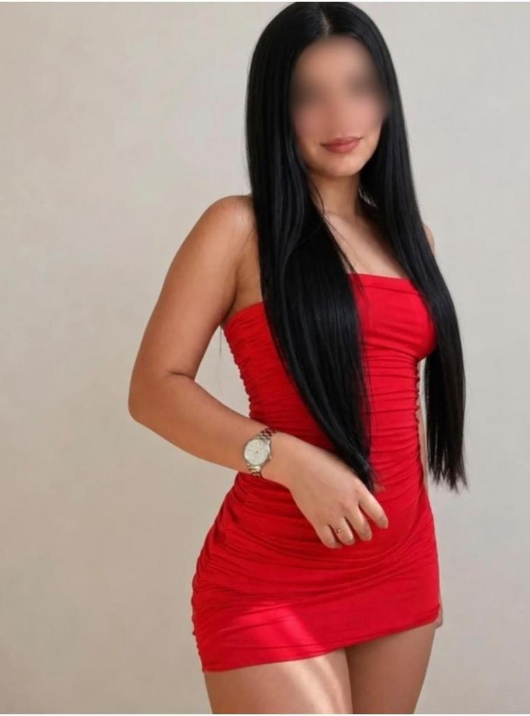 647428018: Chica busca chico en Málaga