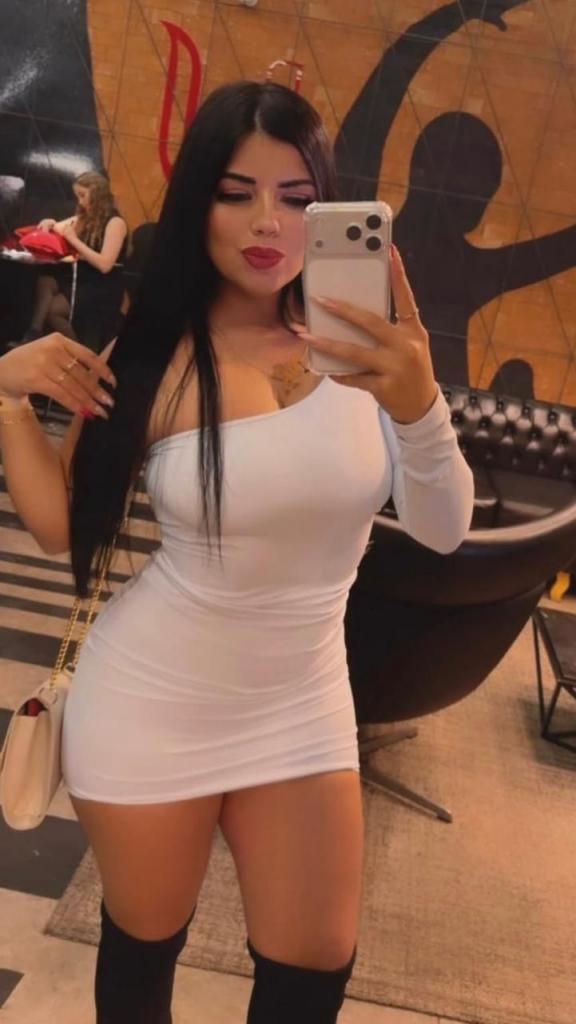 Chica busca chico en Cádiz: 