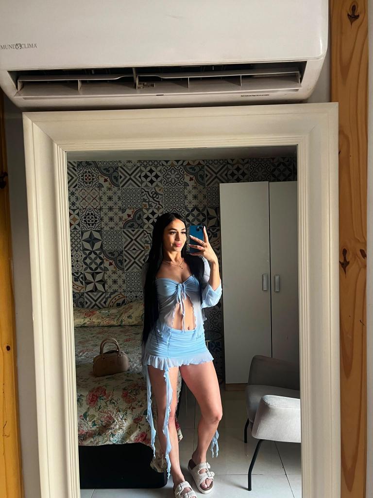 Chica busca chico en Almería: 
