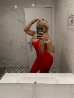 662394417: Chica busca chico en Barcelona