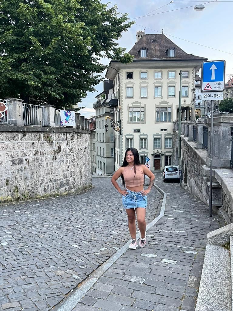 Chica busca chico en Almería: 