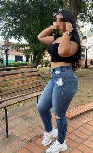 637058695: Chica busca chico en Navarra