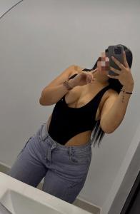 637058695: Chica busca chico en Navarra