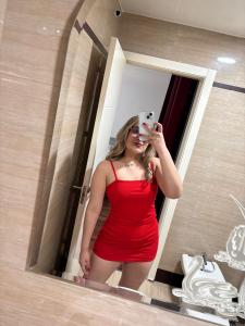 695129840: Chica busca chico en Madrid