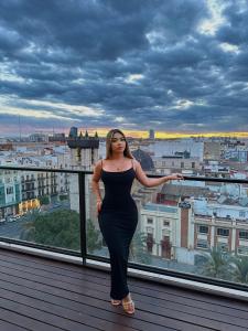 Chica busca chico en Ibiza: 