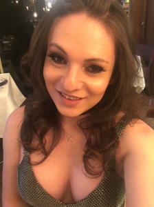 697947422: Transexual en León