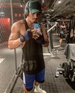 617630921: Chico busca chica en Barcelona