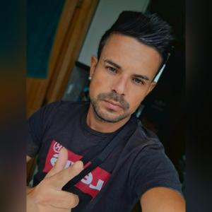 Chico busca chica en Ibiza: 