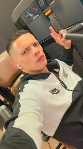 Chico busca chica en Sevilla: 