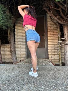 672959935: Chica busca chico en Barcelona