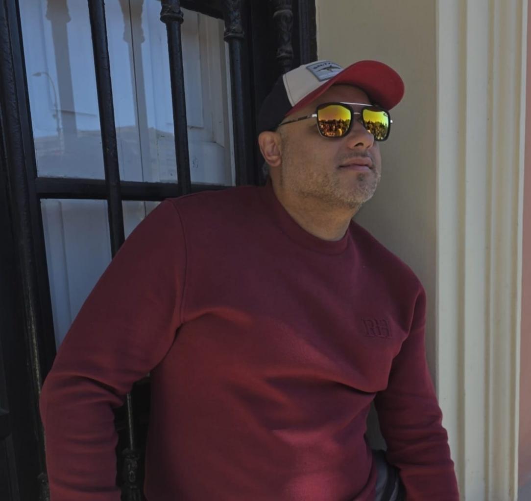 614076474: Chico busca chica en Murcia