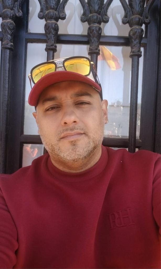 614076474: Chico busca chica en Murcia