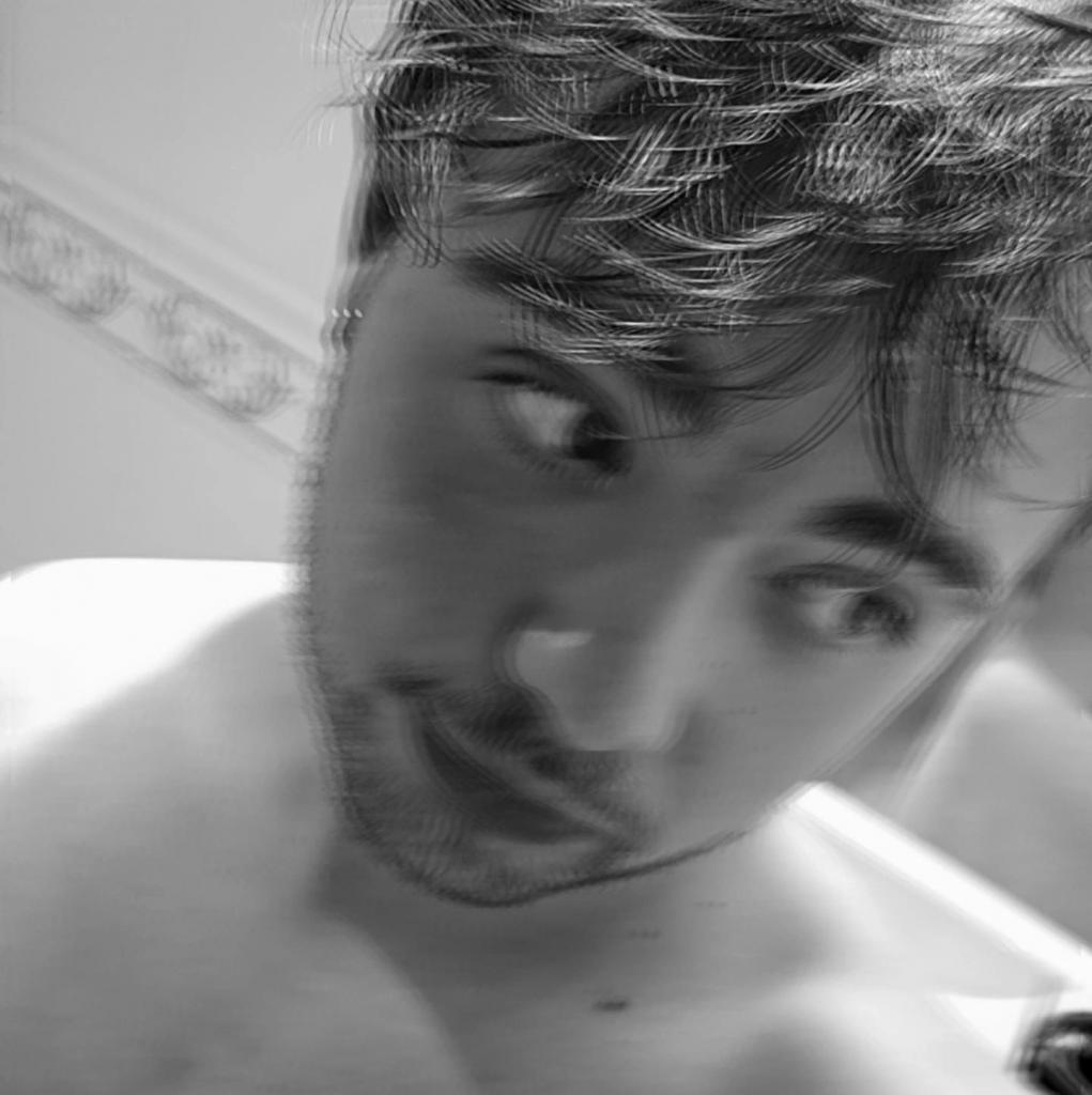 Chico busca chica en Sevilla: 