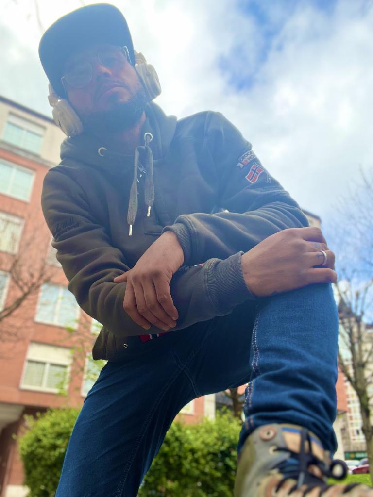 Chico busca chica en Asturias: 