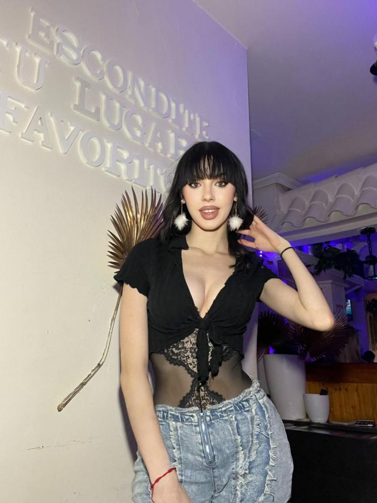 672895944: Chica busca chico en Alicante