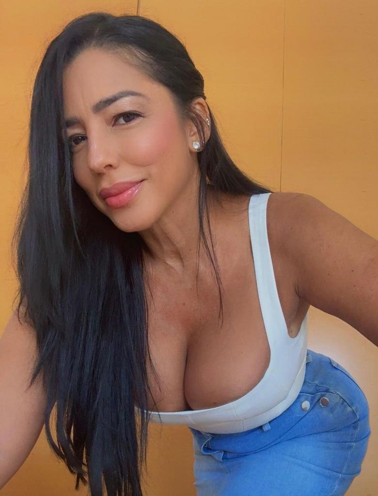 692385780: Chica busca chico en Alicante