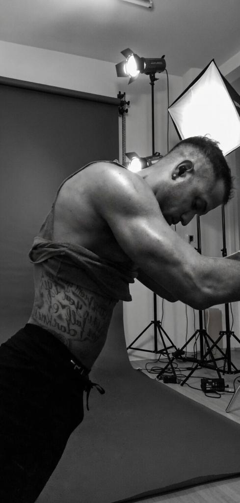 633811824: Chico busca chica en Madrid