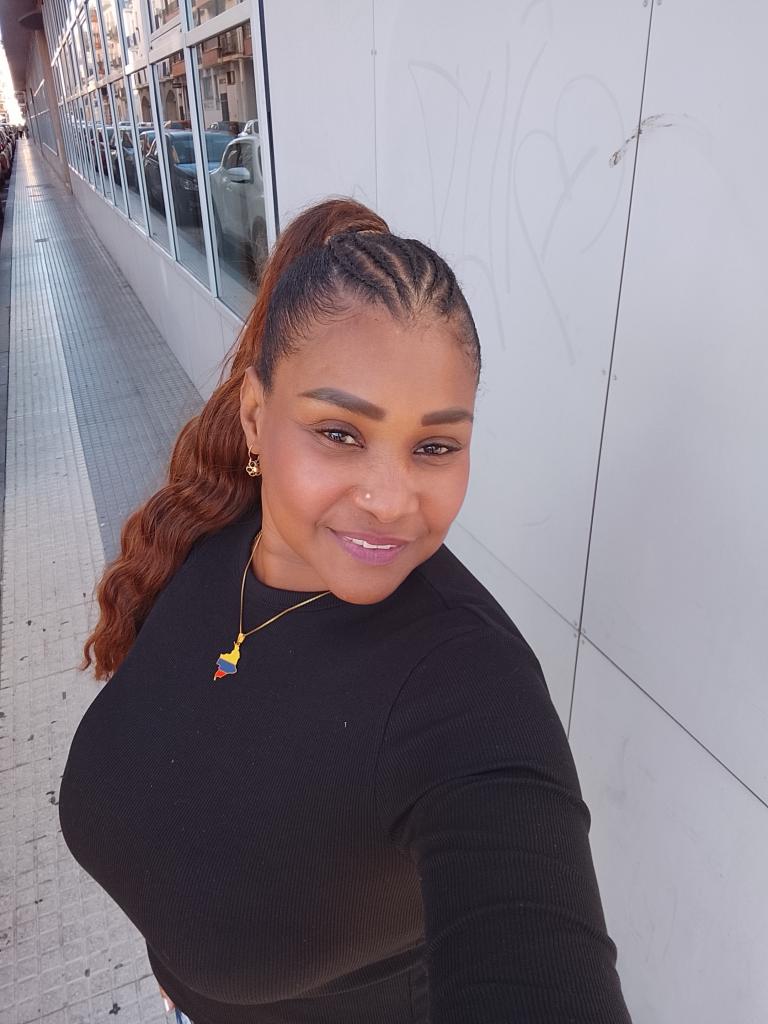 643701256: Chica busca chico en Murcia