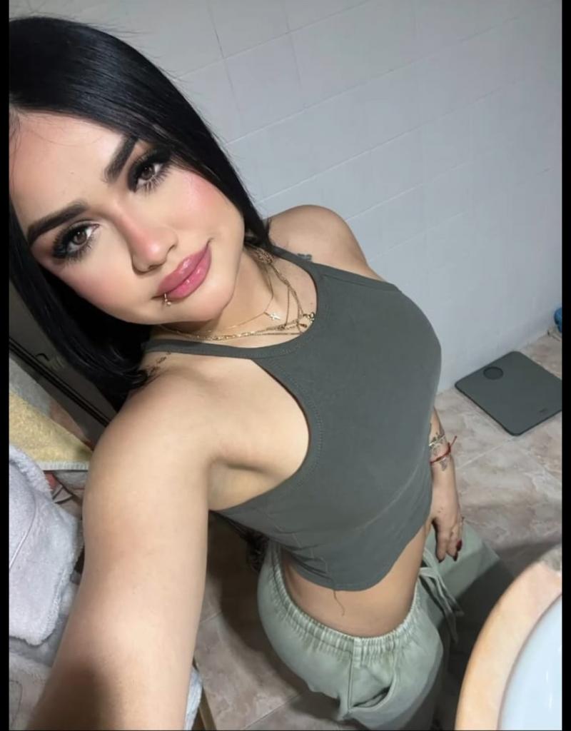 631728896: Chica busca chico en Gerona