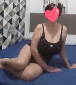 658779645: Chica busca chico en Sevilla
