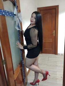 617785763: Chica busca chico en Barcelona